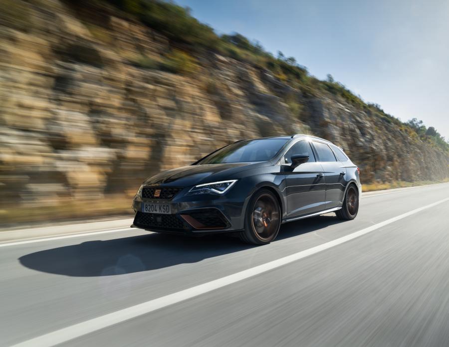 Seat Leon Cupra R ST (5F) 2018 года  (WW) (фото 9 из 40)